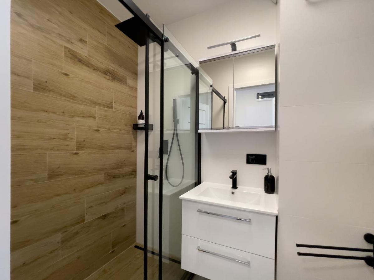 Urban Apartments Premium Baildona 18B, Free Garage, Self Check-In Катовице Екстериор снимка